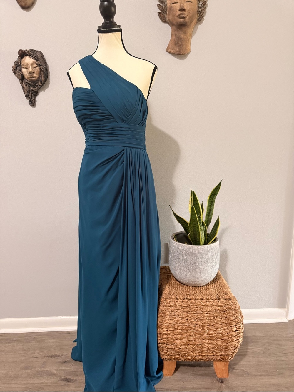 Ruth very flattering One-Shoulder Teal Evening Gown with Draped Bodice - Picture 2 of 3